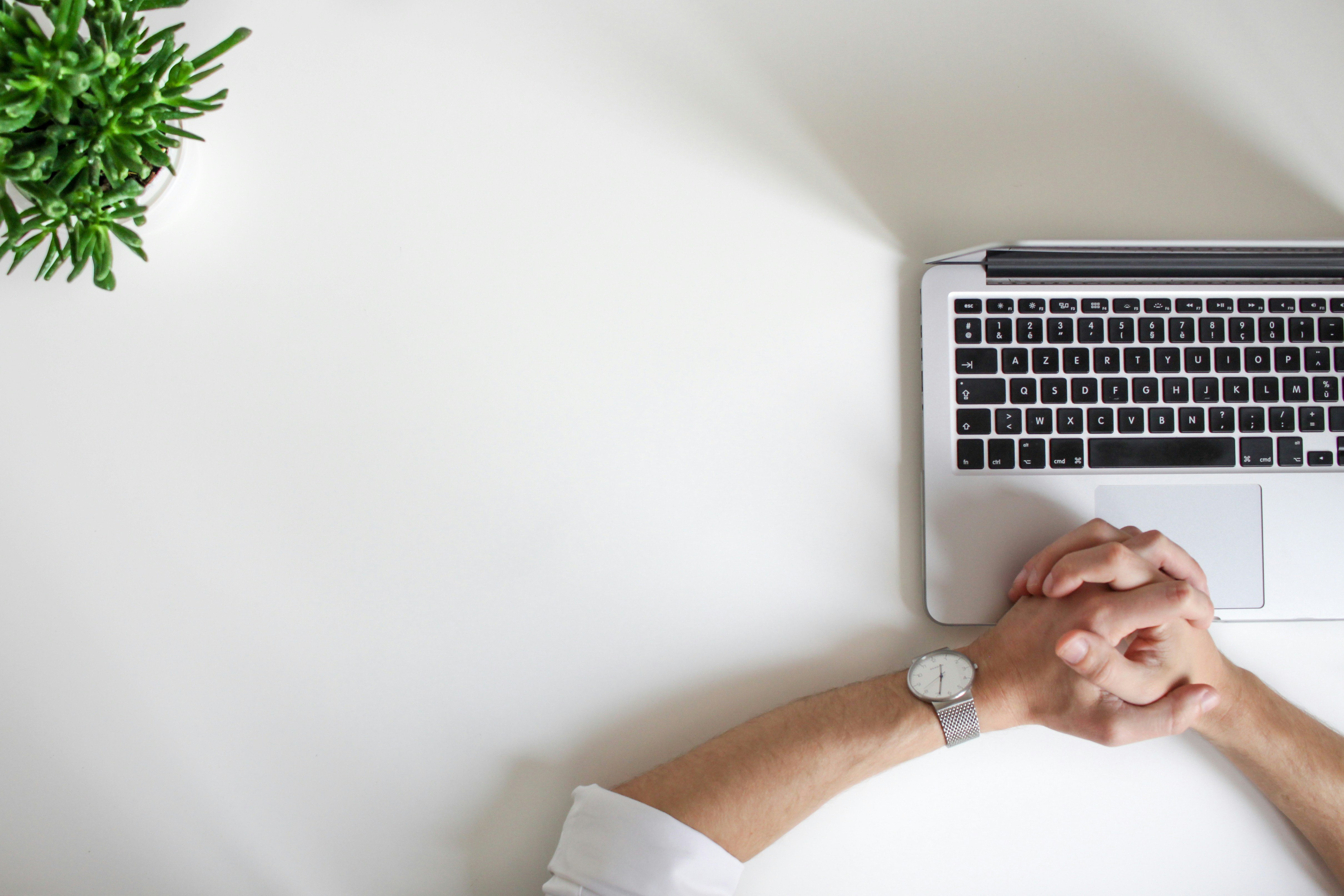 5 tools that save small businesses 5 hours a week